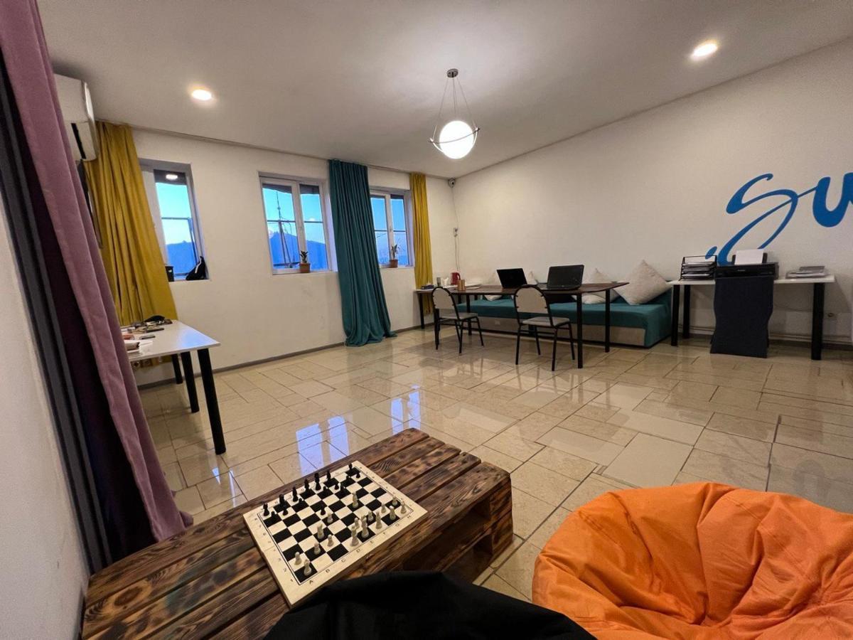 Sunny Hostel Тбилиси Екстериор снимка