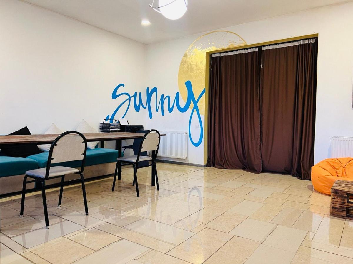 Sunny Hostel Тбилиси Екстериор снимка
