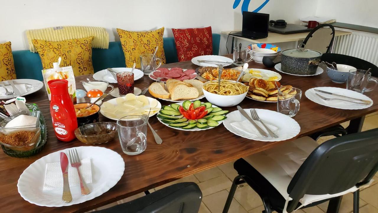 Sunny Hostel Тбилиси Екстериор снимка